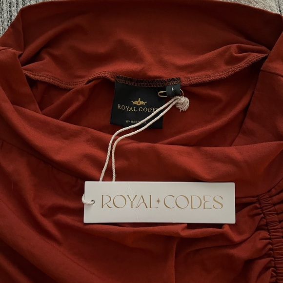 Royal Codes Isis skirt in Carnelian, size large but would fit medium to XL. - Picture 4 of 4